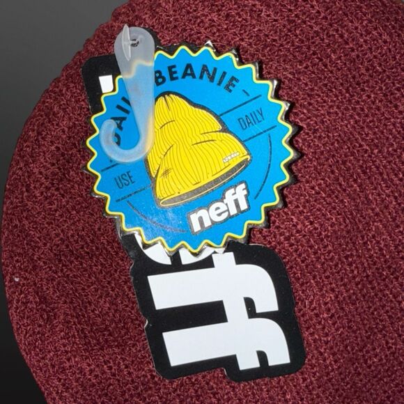 NWT Neff Daily Logo Burgandy Beanie Hat Size OSFM - Picture 2 of 2